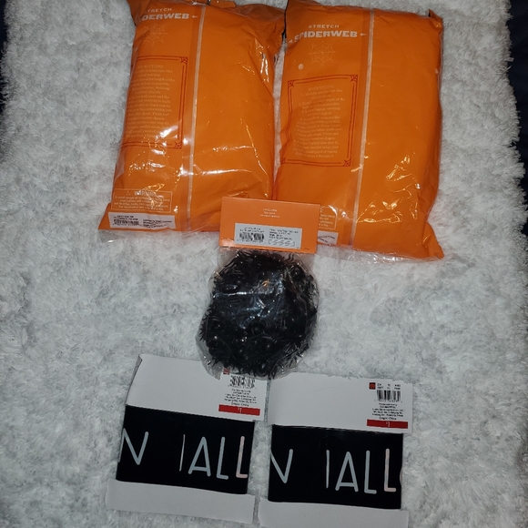 Hyde & Eek! Spider Webs, Spiders, Beverage Holder Happy Halloween Caution Tape - Picture 2 of 7